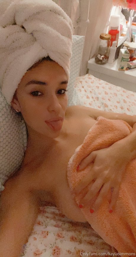 Nacktes geleaktes OnlyFans-Foto von Kayla Simmons