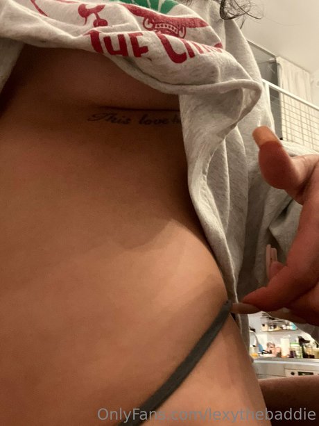 Nahá fotka uniklých OnlyFans od Alexis Afshar