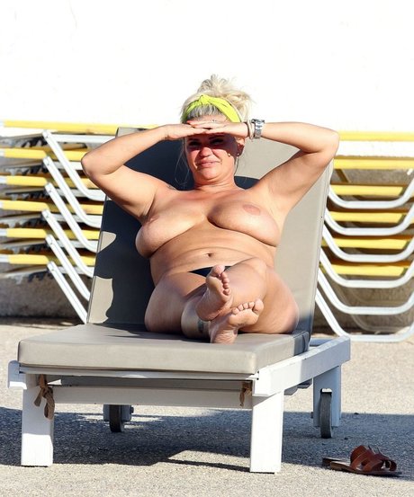 Kerry Katona OnlyFansリークヌード写真