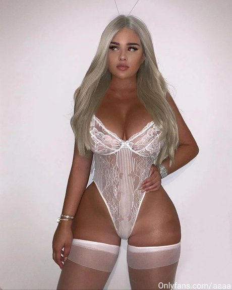 Anastasiya Kvitko OnlyFans 유출 누드 사진
