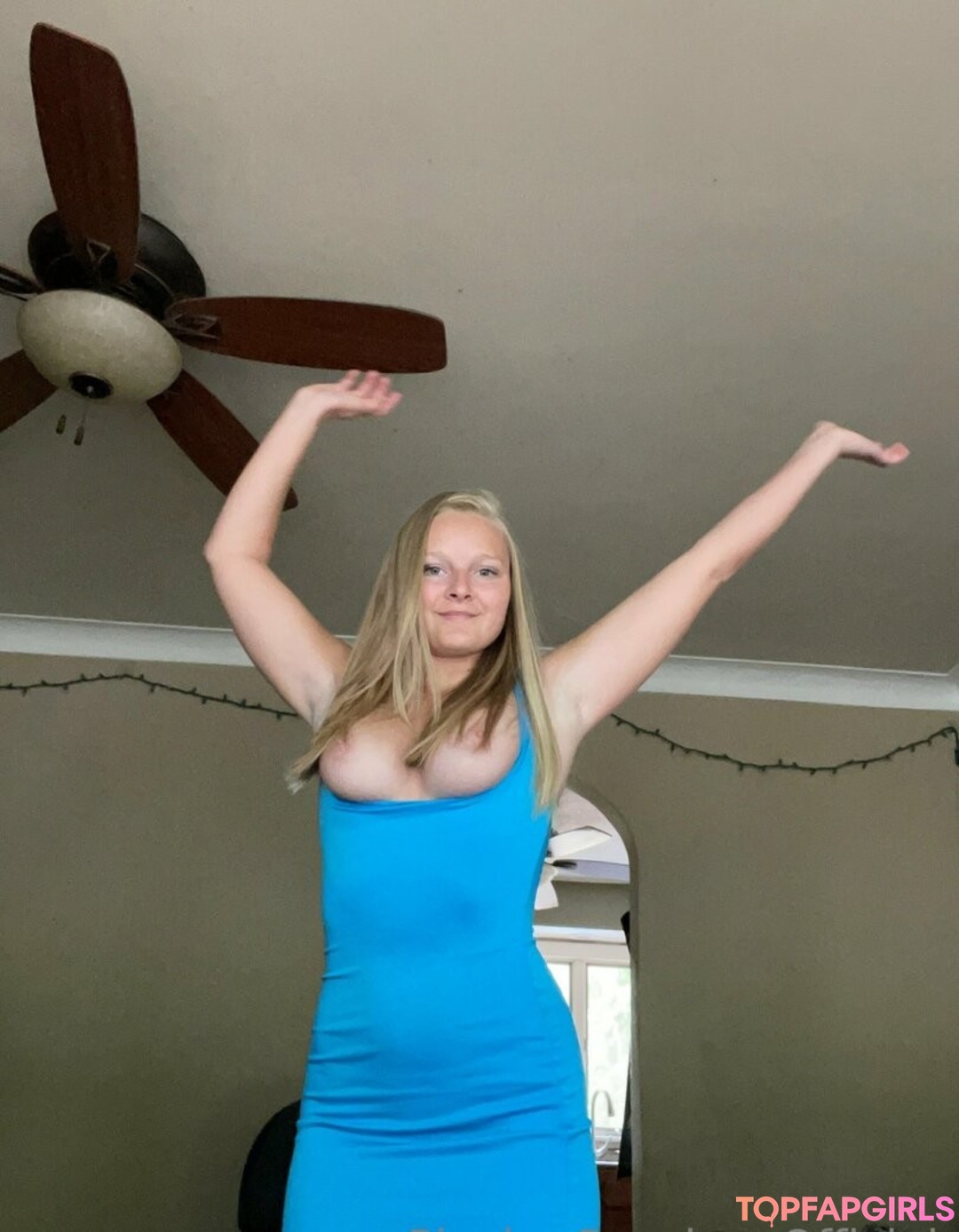 Naken lekkede OnlyFans-bilde av Peaches #1070