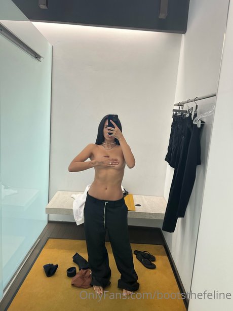 Alasti lekkinud OnlyFans-i pilt Boots