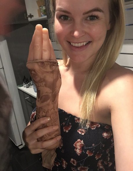Elle Knox