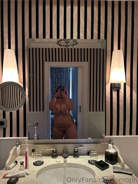 Nahá fotka uniklých OnlyFans od Smoph