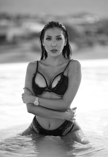 Lizzy Acosta