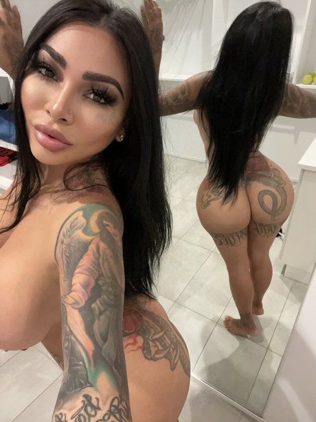 Nahá fotka uniklých OnlyFans od Brittanya Razavi