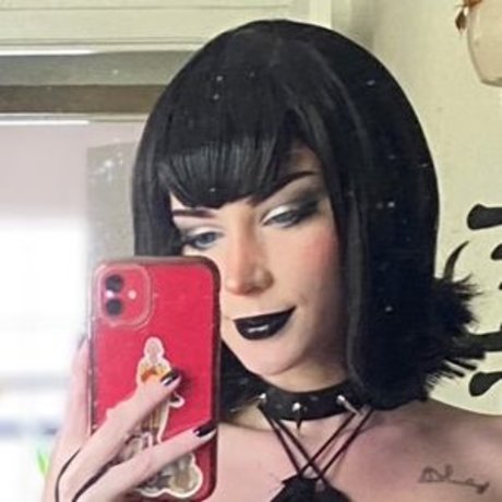 Naakte gelekte OnlyFans-foto van Gremlynne