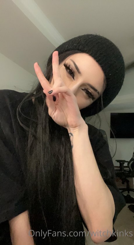 Nahá fotka uniklých OnlyFans od Witchkinks