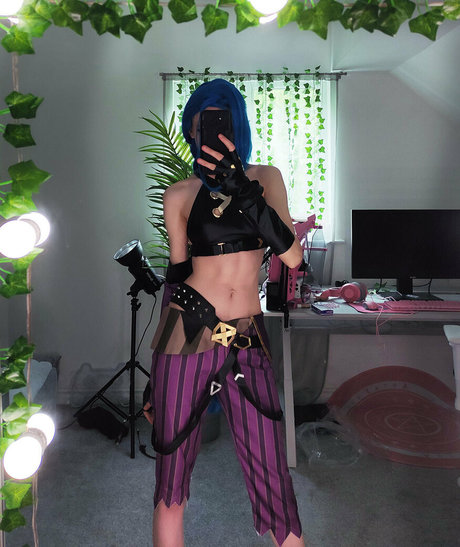 Naakte gelekte OnlyFans-foto van Little Emo Kitten