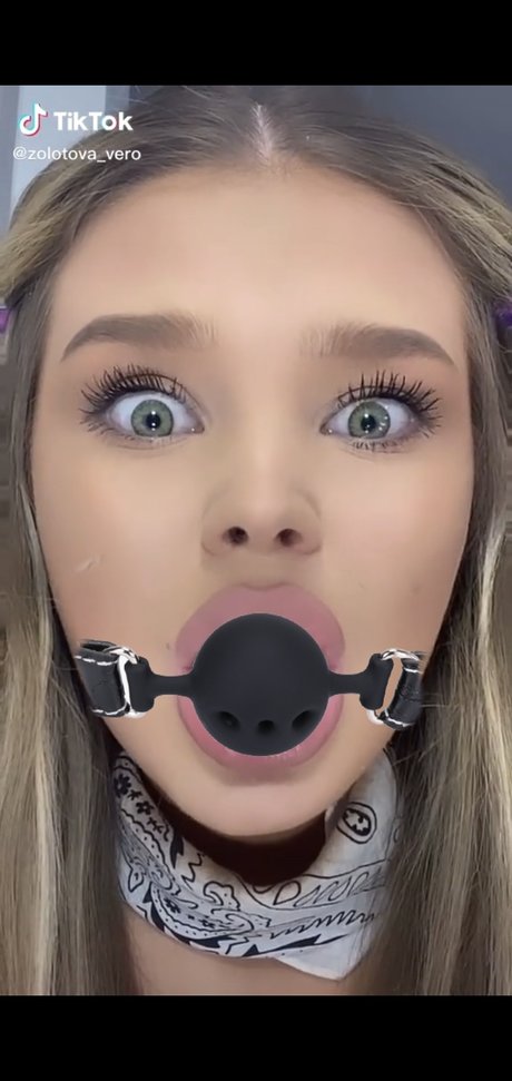 Naken läckt OnlyFans-bild av Zolotovaver