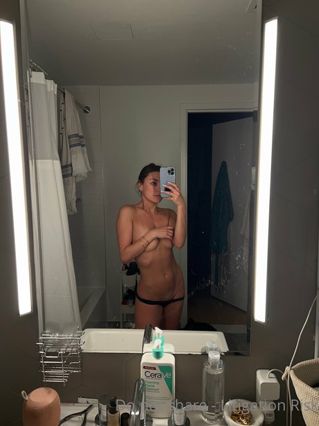Nacktes geleaktes OnlyFans-Foto von Yana Demeester
