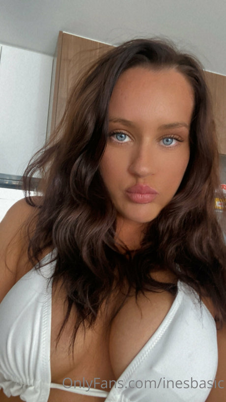 Alasti lekkinud OnlyFans-i pilt Ines Basic