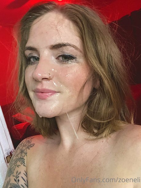 Nacktes geleaktes OnlyFans-Foto von Zoeneli