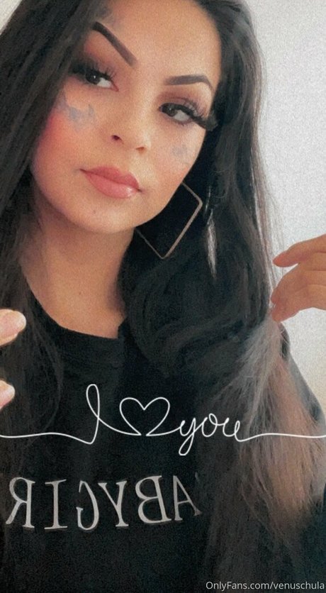 Naken lekkede OnlyFans-bilde av Venuschula