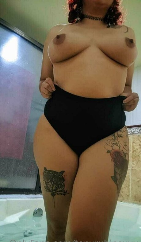 Naakte gelekte OnlyFans-foto van Tonyrubinoxxx