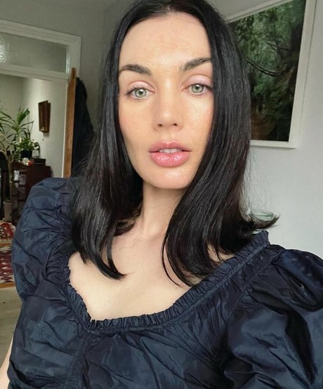 Alaston vuotanut OnlyFans-kuva Poppy Corby Tuech