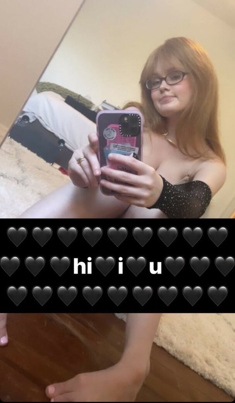 Nahá fotka uniklých OnlyFans od Avalon Warren