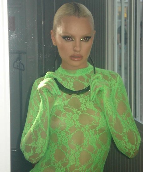 Nahá fotka uniklých OnlyFans od Alexandra Stan