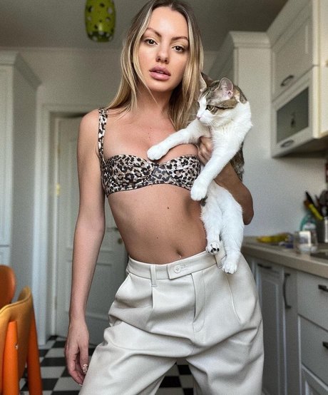 Alexandra Stan