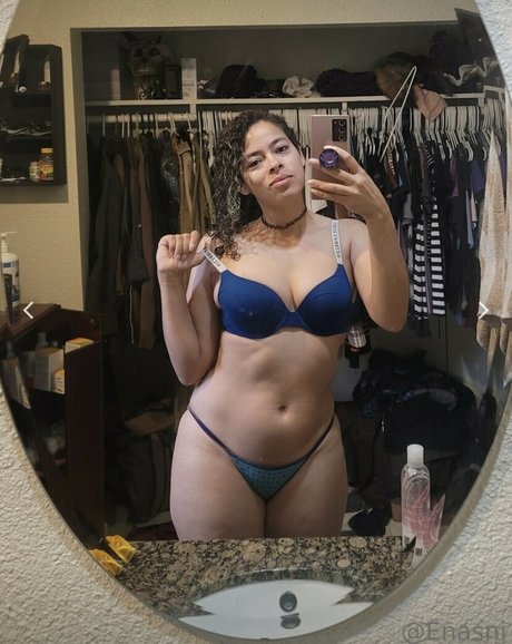 Nacktes geleaktes OnlyFans-Foto von Enasni