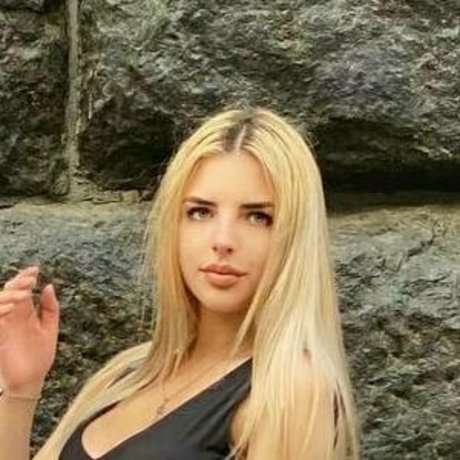 Nahá fotka uniklých OnlyFans od Wowstepsis