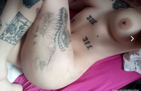 Naken lekkede OnlyFans-bilde av Liz Oliver