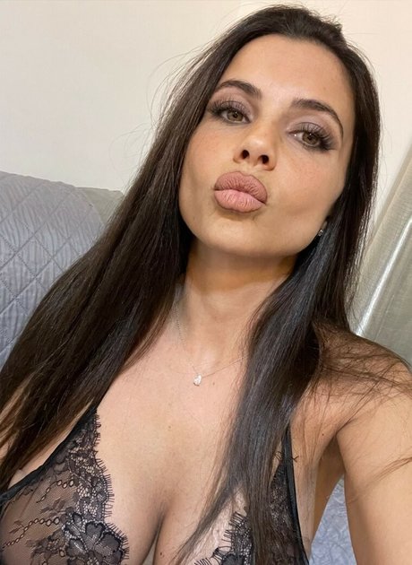 Nahá fotka uniklých OnlyFans od Noemi Frere