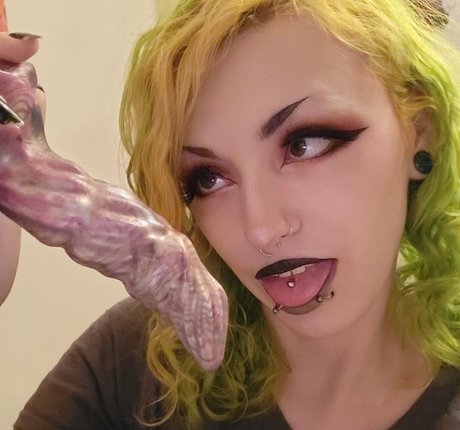 Naken lekkede OnlyFans-bilde av Rynnreverie