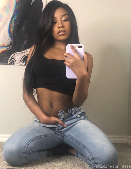 Aprilraeee