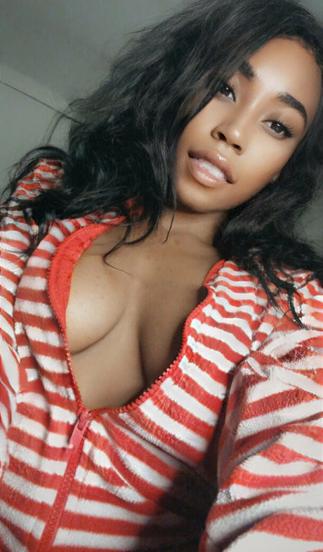 Nacktes geleaktes OnlyFans-Foto von Aprilraeee