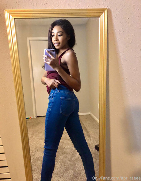 Aprilraeee
