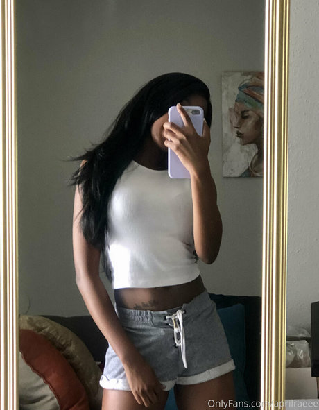 Aprilraeee