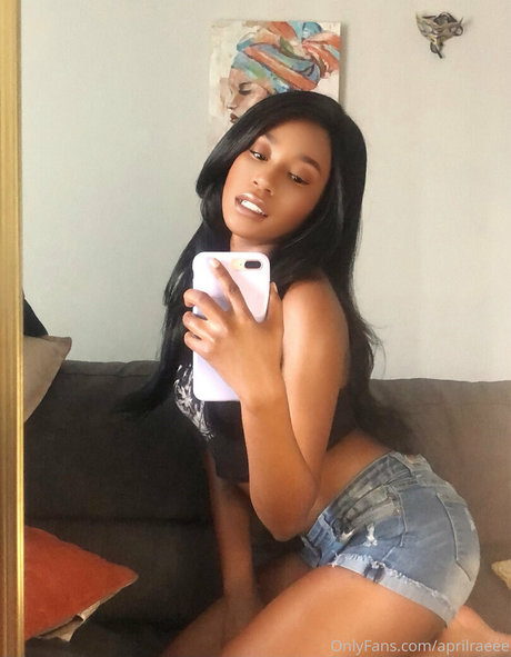 Alasti lekkinud OnlyFans-i pilt Aprilraeee