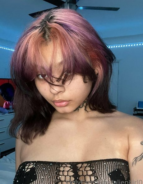 Nahá fotka uniklých OnlyFans od Aliengirl0