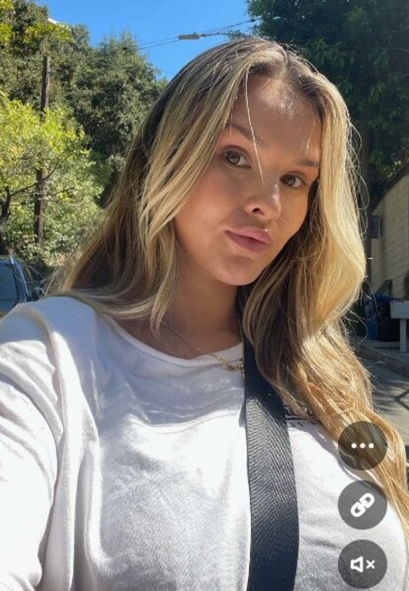 Nahá fotka uniklých OnlyFans od Kinsey Wolanski