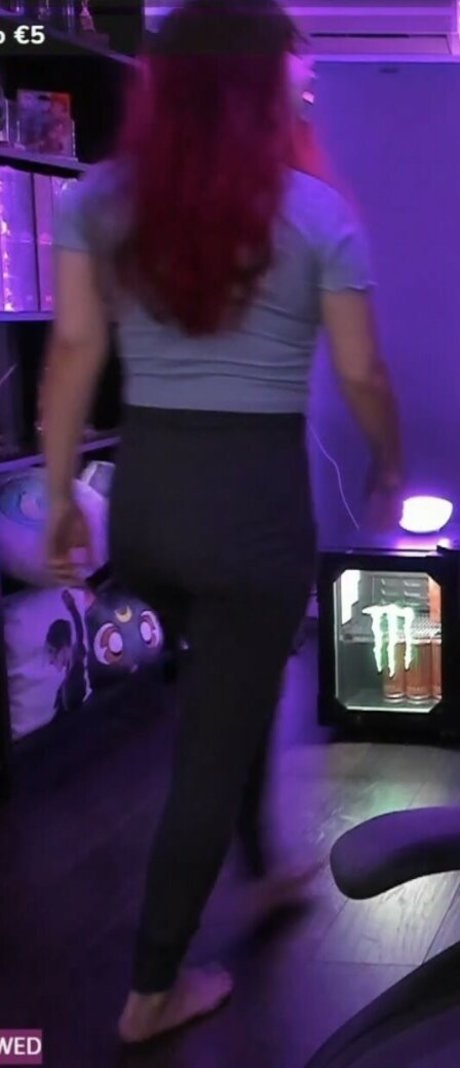 Anniefuchsia