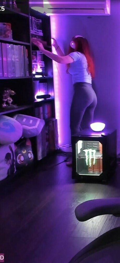 Anniefuchsia