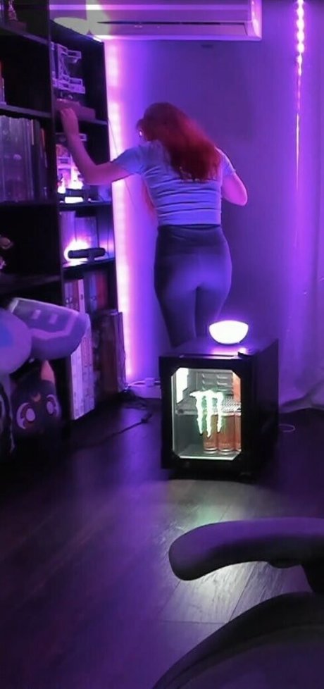 Anniefuchsia