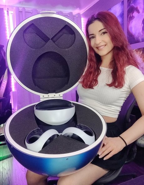 Anniefuchsia
