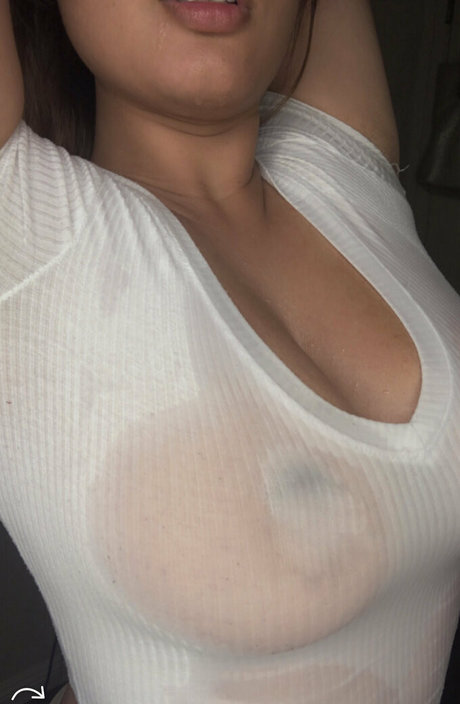 Naken lekkede OnlyFans-bilde av Helloporscha