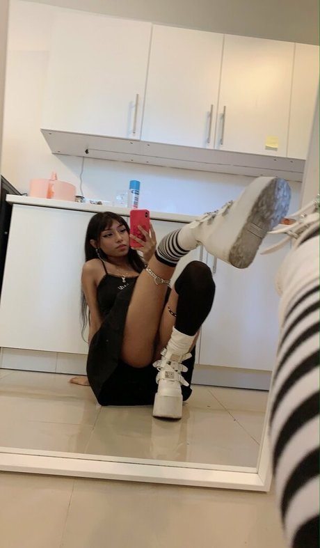 Nahá fotka uniklých OnlyFans od Sadgyaru
