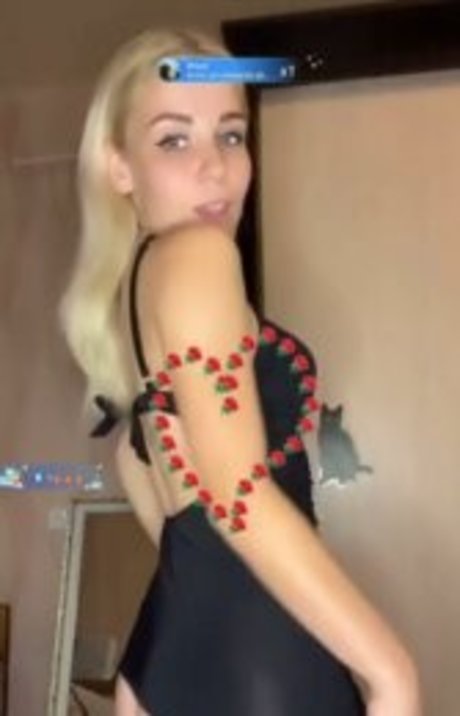 Naken lekkede OnlyFans-bilde av Bigo Live