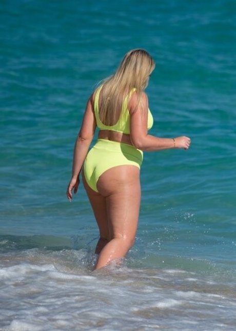 Naakte gelekte OnlyFans-foto van Iskra