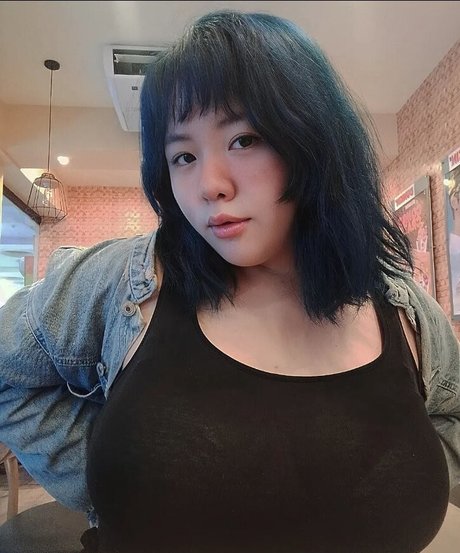 Nacktes geleaktes OnlyFans-Foto von Maiden Blue
