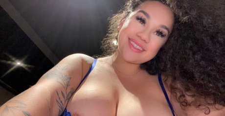Naken lekkede OnlyFans-bilde av Britt Cuadra