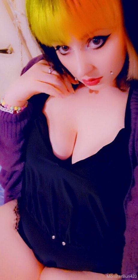 Naken lekkede OnlyFans-bilde av Monsterbun42