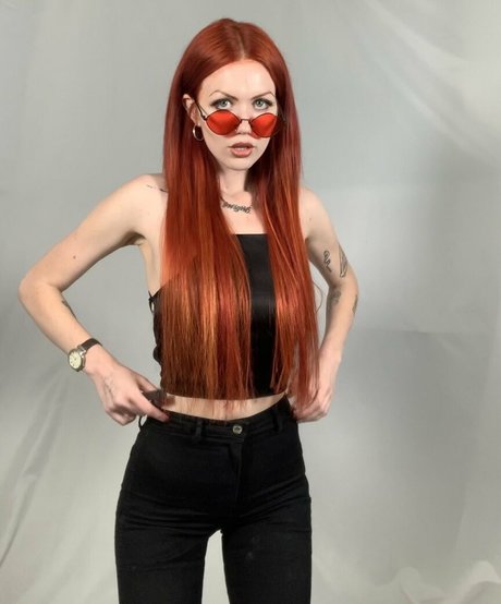 Alasti lekkinud OnlyFans-i pilt Tamagotchimilf