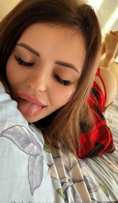 Nøgent lækket OnlyFans-billede af Linaxxxsweet