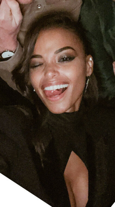 Naken lekkede OnlyFans-bilde av Ella Balinska