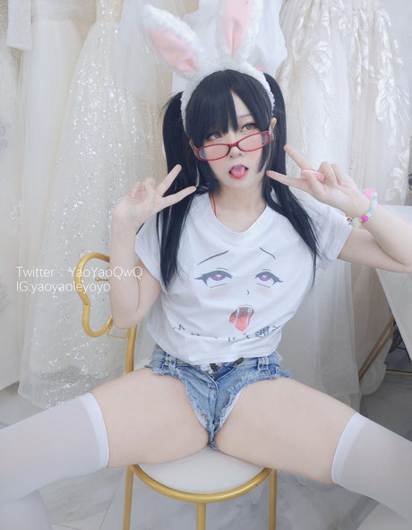 Nahá fotka uniklých OnlyFans od Yaoyaoqwq